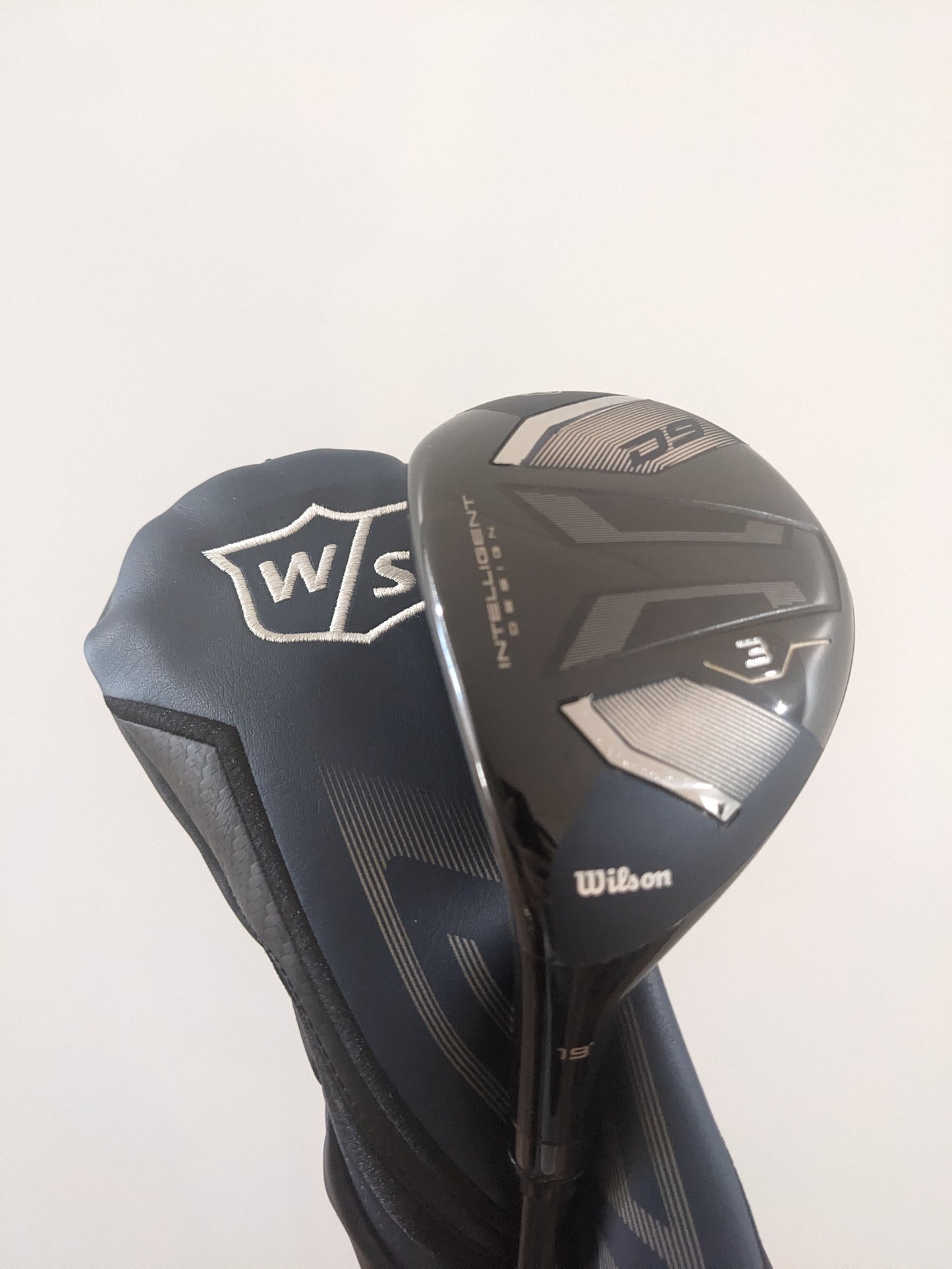 Near New Wilson D9 Hybrid 3 19 Deg Graphite Regular Flex Cover Left Handed t26