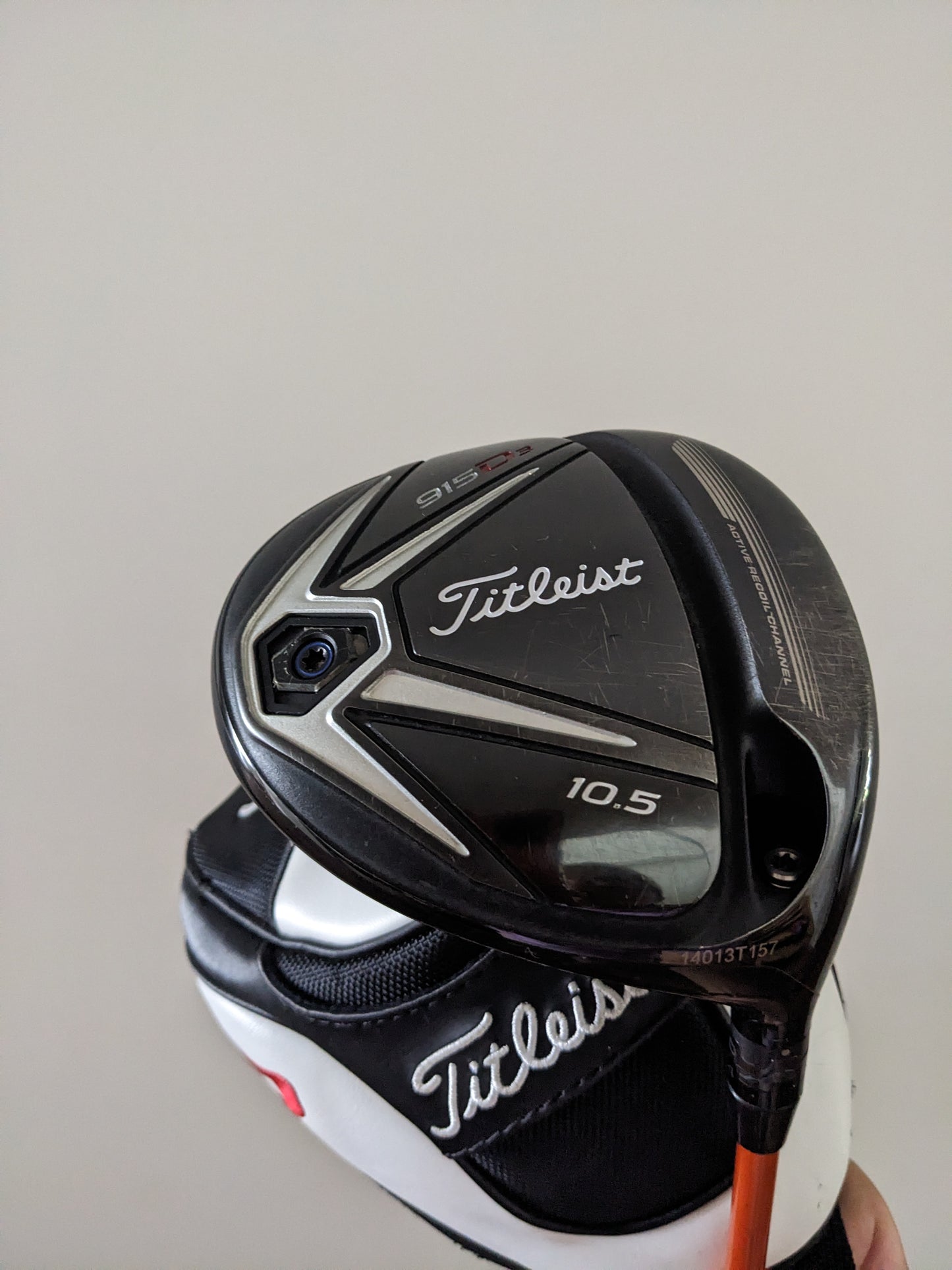 Titleist 915 D3 10.5 Golf Driver - Stiff Shaft - Right Handed with Cover AS