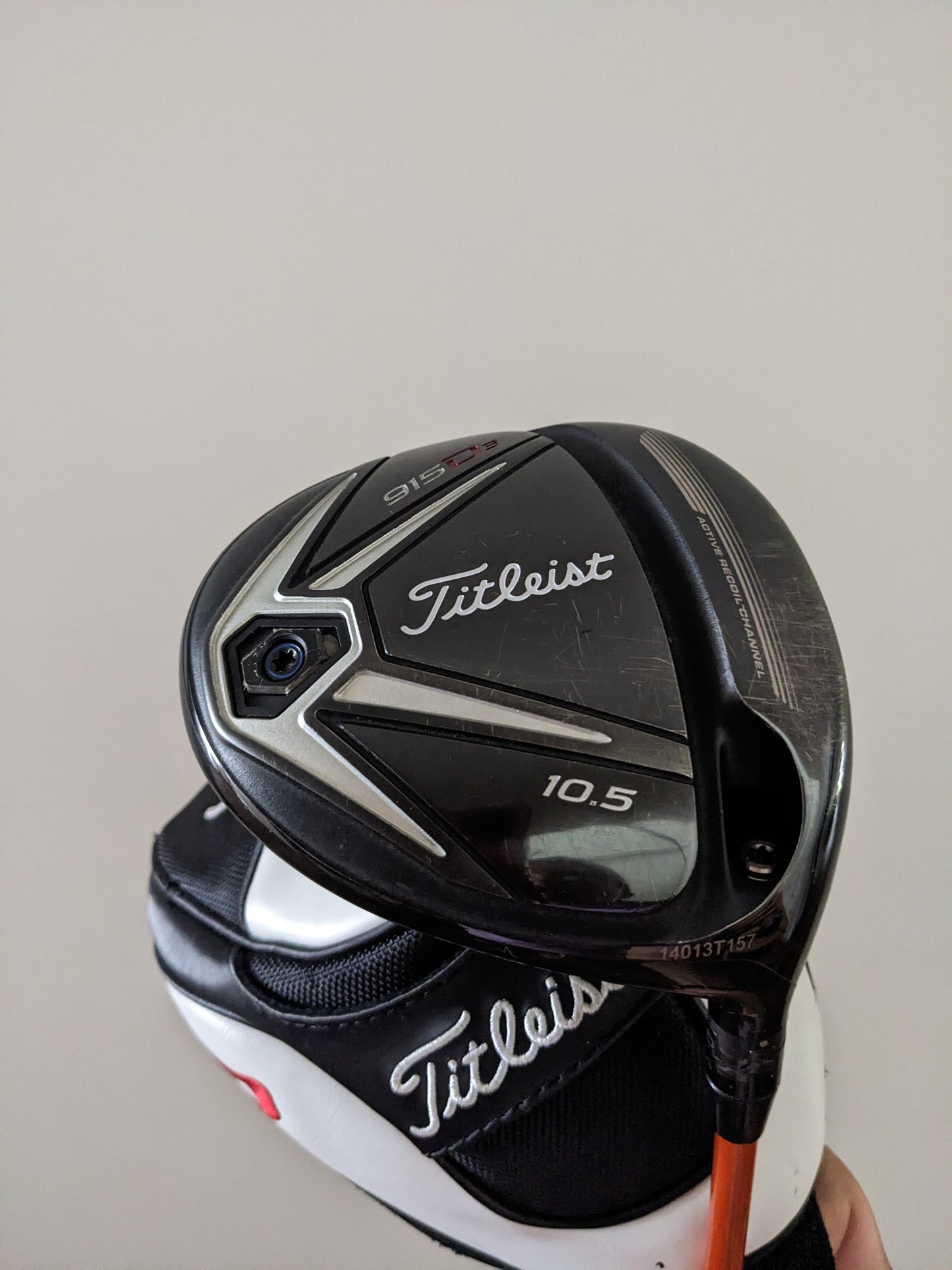 Titleist 915 D3 10.5 Golf Driver - Stiff Shaft - Right Handed with Cover AS