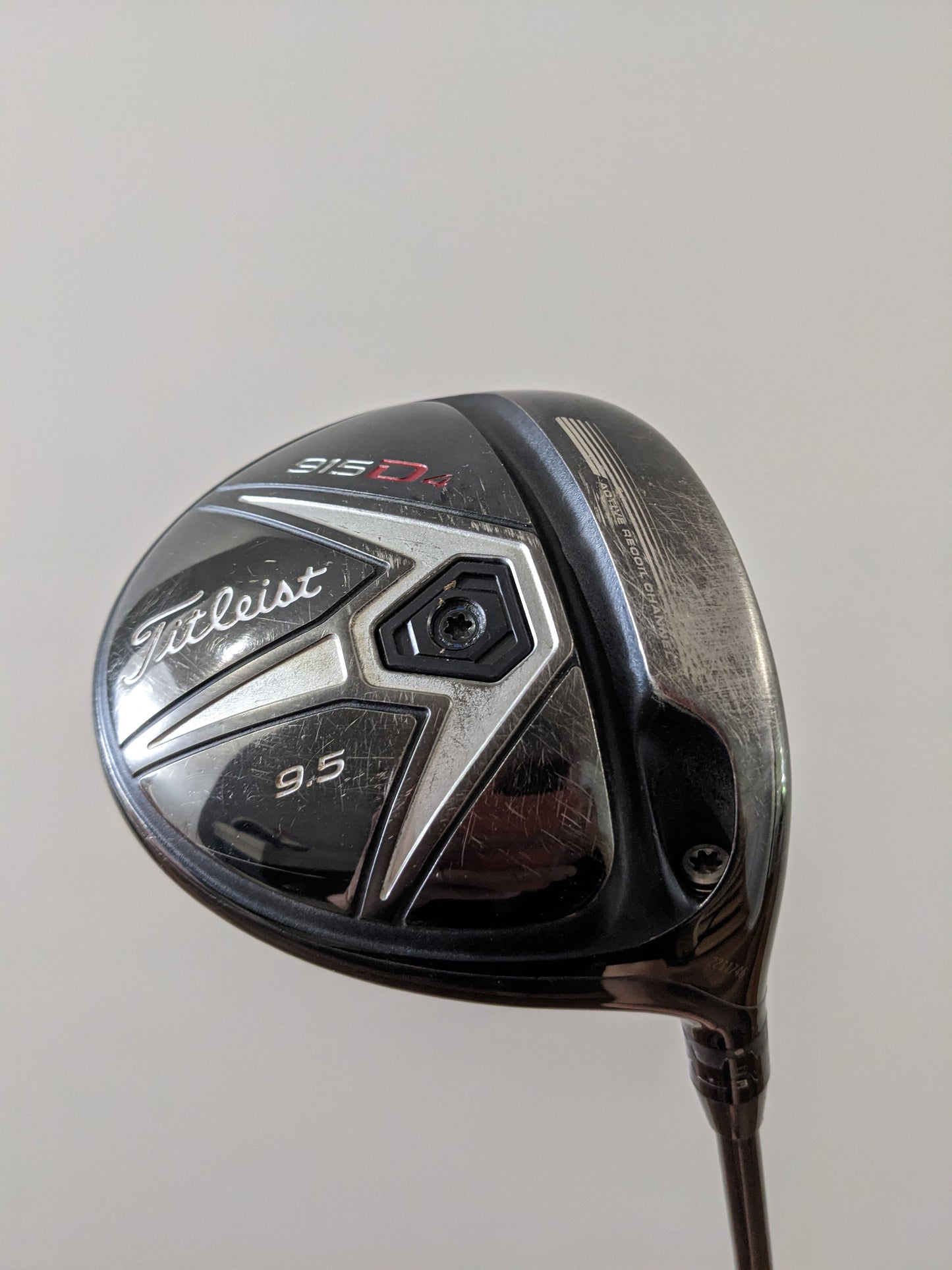 Titleist 915 D4 9.5 Golf Driver - Stiff Shaft - Right Handed - Golf Pride t34