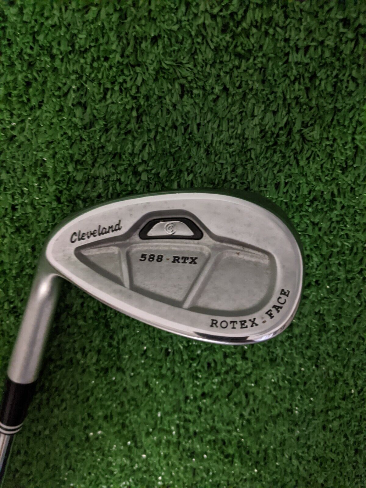 CLEVELAND RTX588 56 / 14 degree wedge, Steel shaft. . Left Handed.