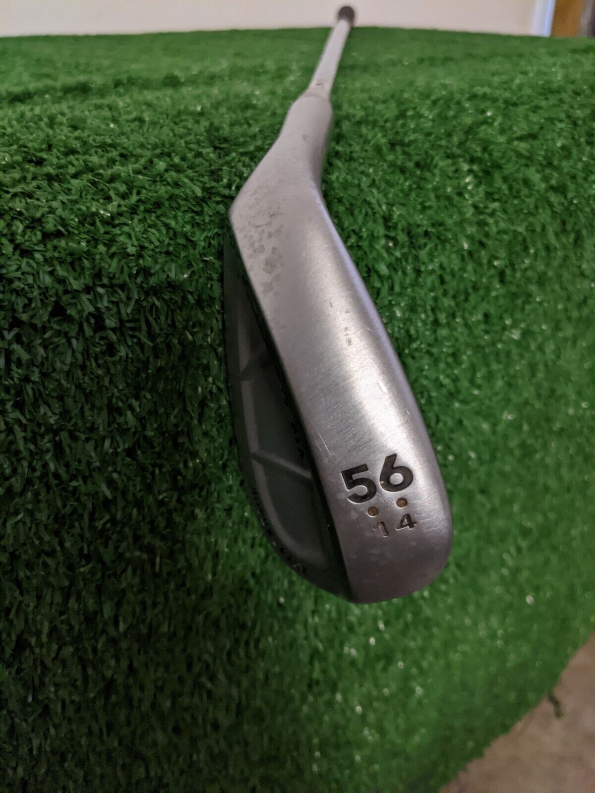 CLEVELAND RTX588 56 / 14 degree wedge, Steel shaft. . Left Handed.