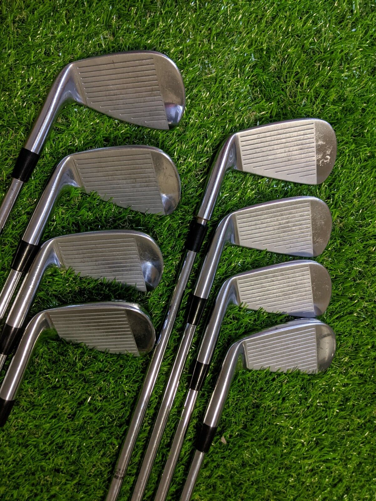 8 x Bridgestone J33 Golf Irons Forged Golf Pride Right Handed S300 Shafts Stiff